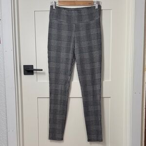 Matty M Monochrome Checkered Pull Up Leggings